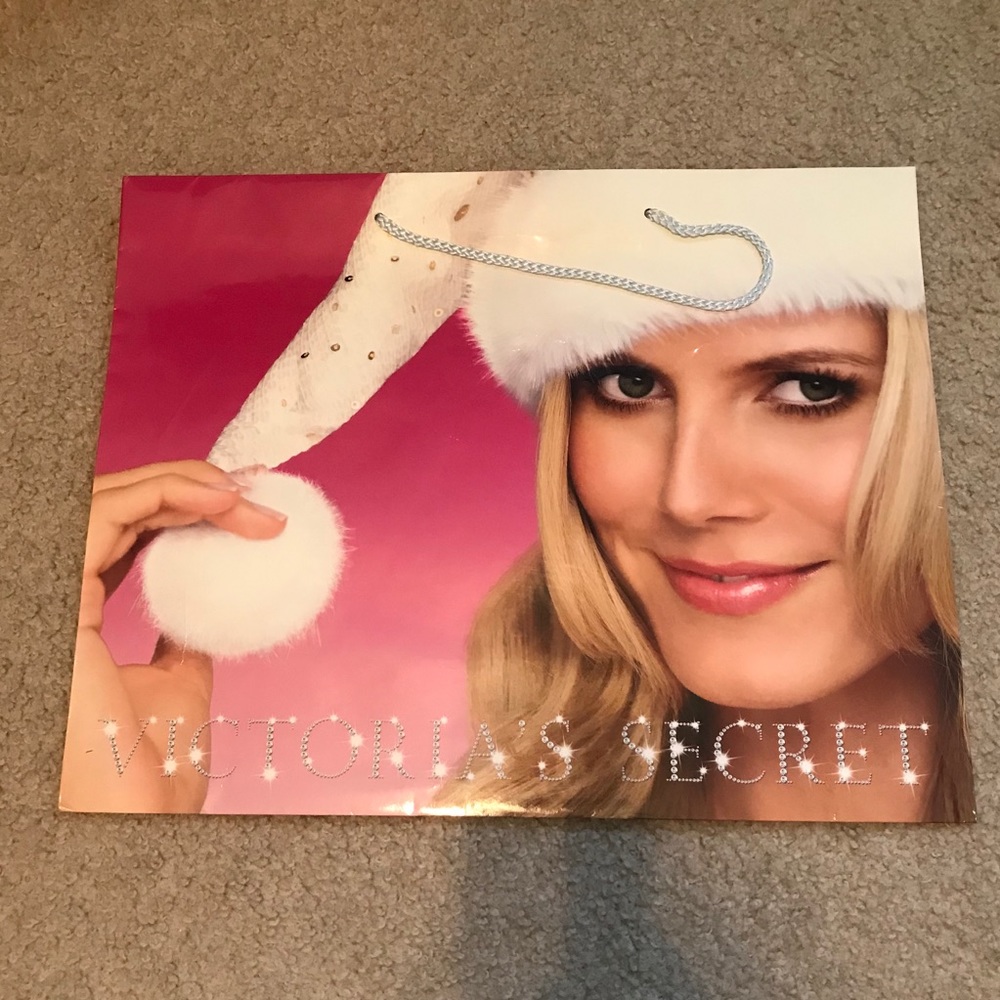 Heidi Klum Victoria’s Secret bag